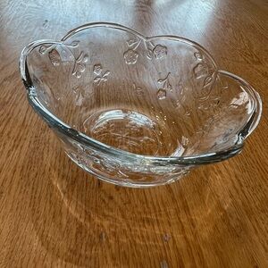 Anchor Hocking Savannah scalloped rim serving bowl.